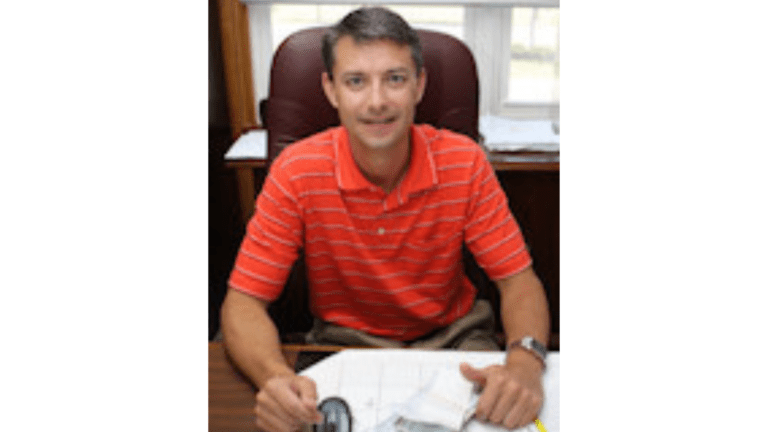 Port St. Joe city manager receives contract extension