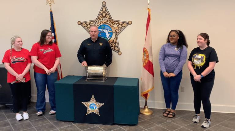 Sheriff’s office raffles off car for Project Graduation