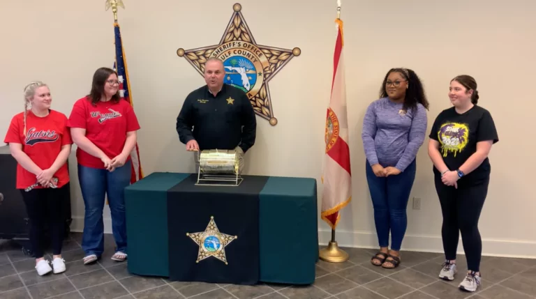 Sheriff’s office raffles off car for Project Graduation