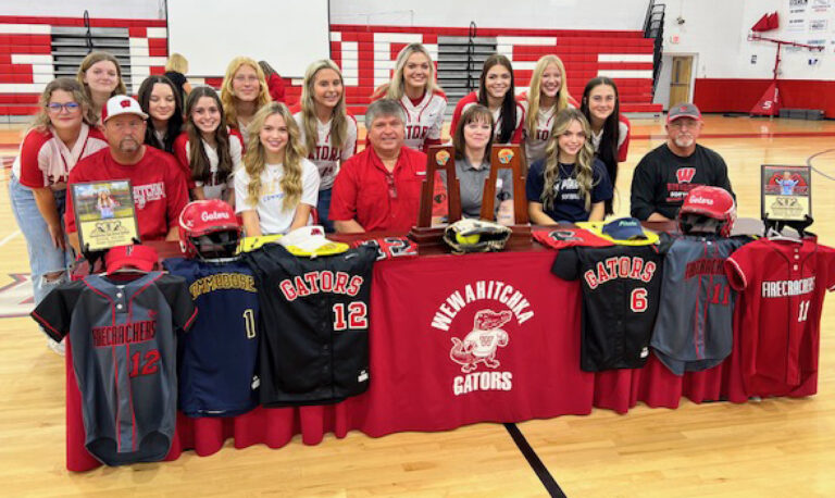 Thompson twins commit to college softball
